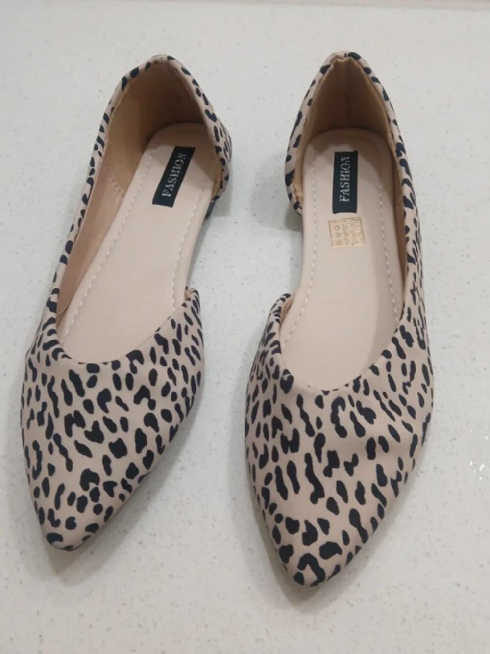 Fashion leopard print pointed-Toe Ballet Flats Size 9.5